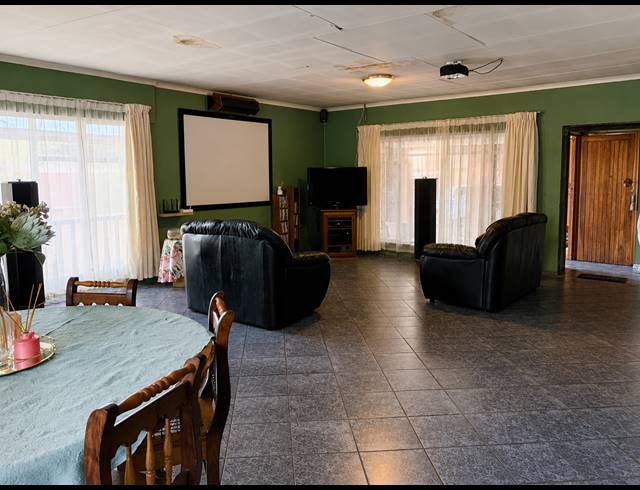 4 BEDROOM FREEHOLD FOR SALE IN VANDERBIJLPARK CE 2